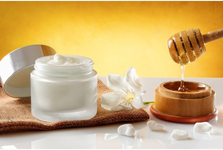 La Miel en tu Rutina Diaria: Productos con Miel para Cosmética