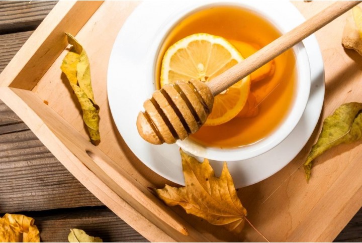 Los beneficios de tomar miel en otoño: Sabor y Salud en una cucharada